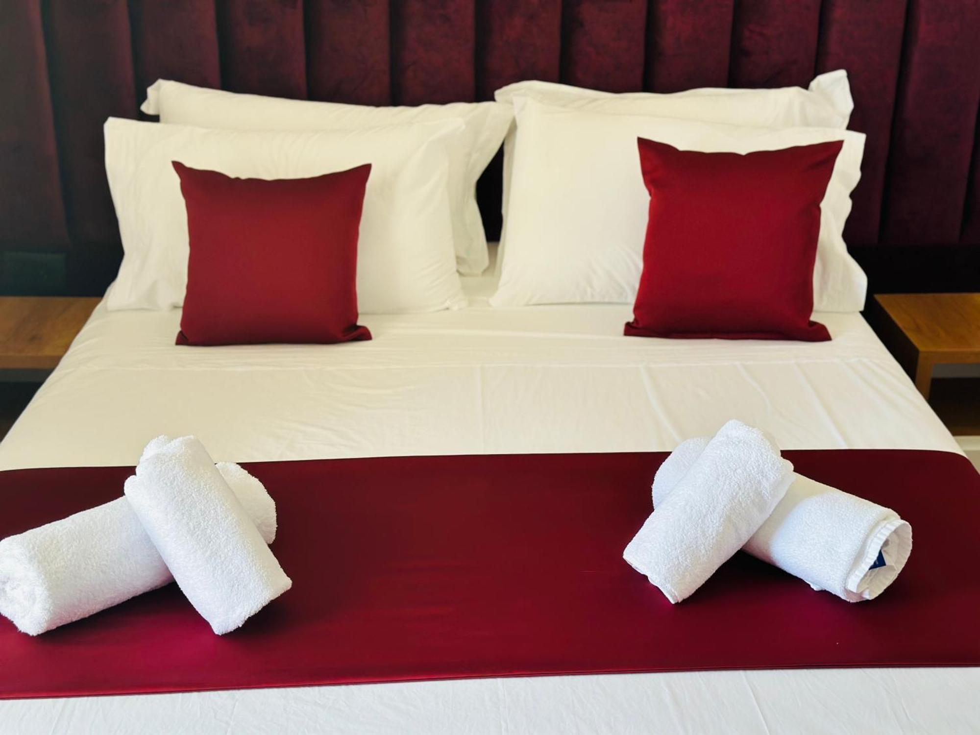 Illyrian Hotel Ksamil Ngoại thất bức ảnh